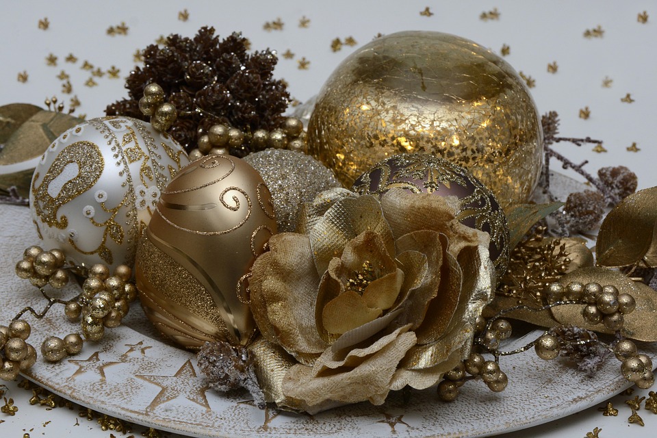 6 Ways to Have a Beautiful Christmas at Home on a Budget